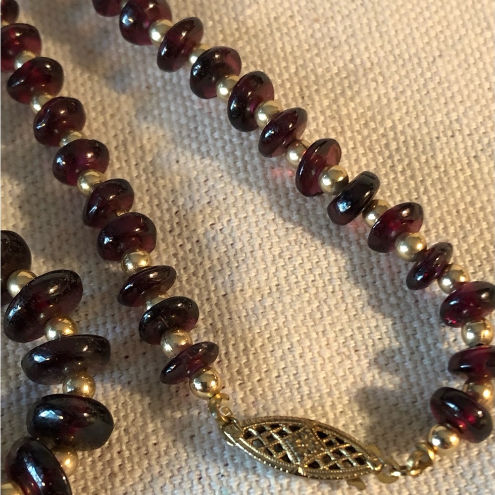 Vintage Garnet Gemstone & Gold Fill Bead & Filigree Clasp 34” Necklace - Picture 6 of 9